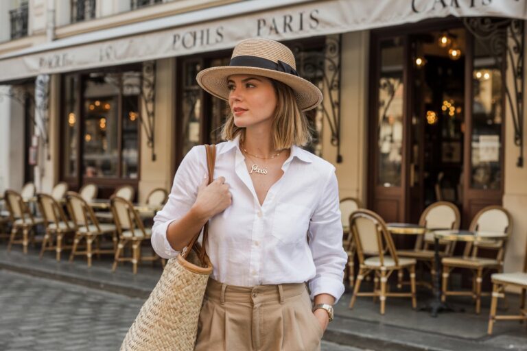 How to Assemble the Perfect Chic Travel Outfit with These Simple and Trendy Tips