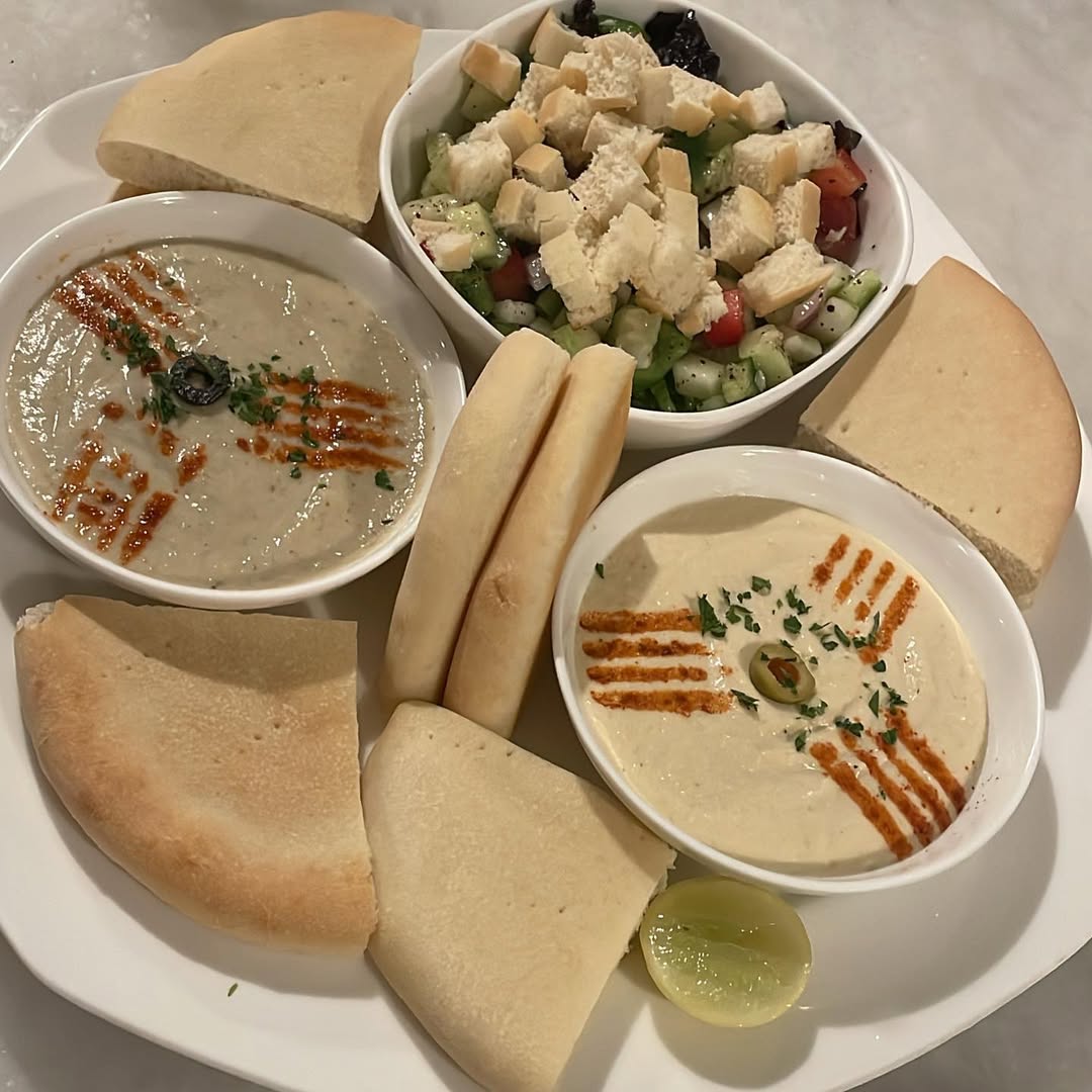 Hummus and Crunch Veggie Pitas