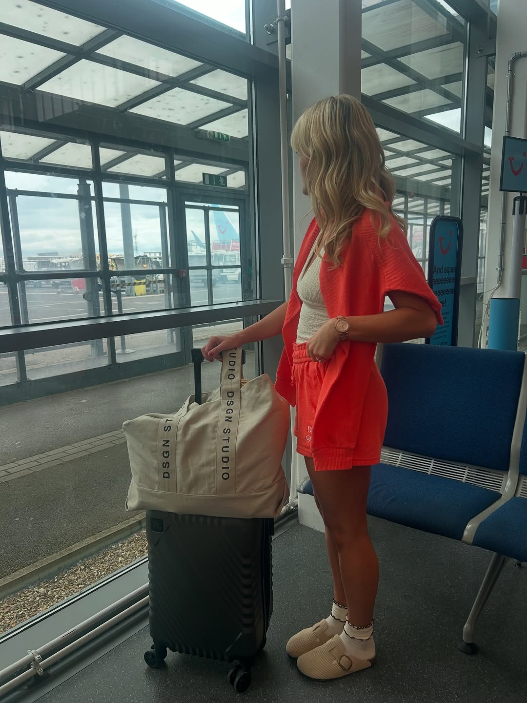 Easy travel bag that can easily fit in the seat