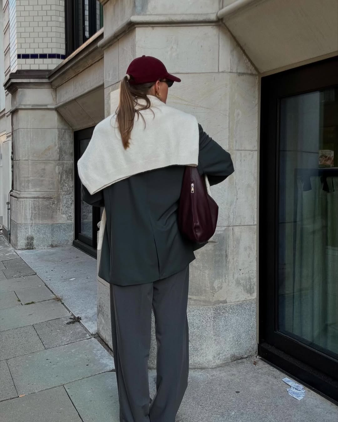 Having a scarf is a cheat code during fall