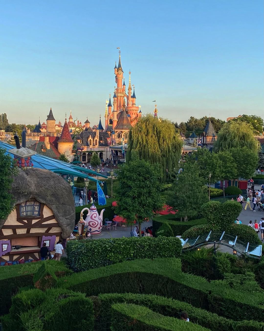 A very zoomed out view of the Castle