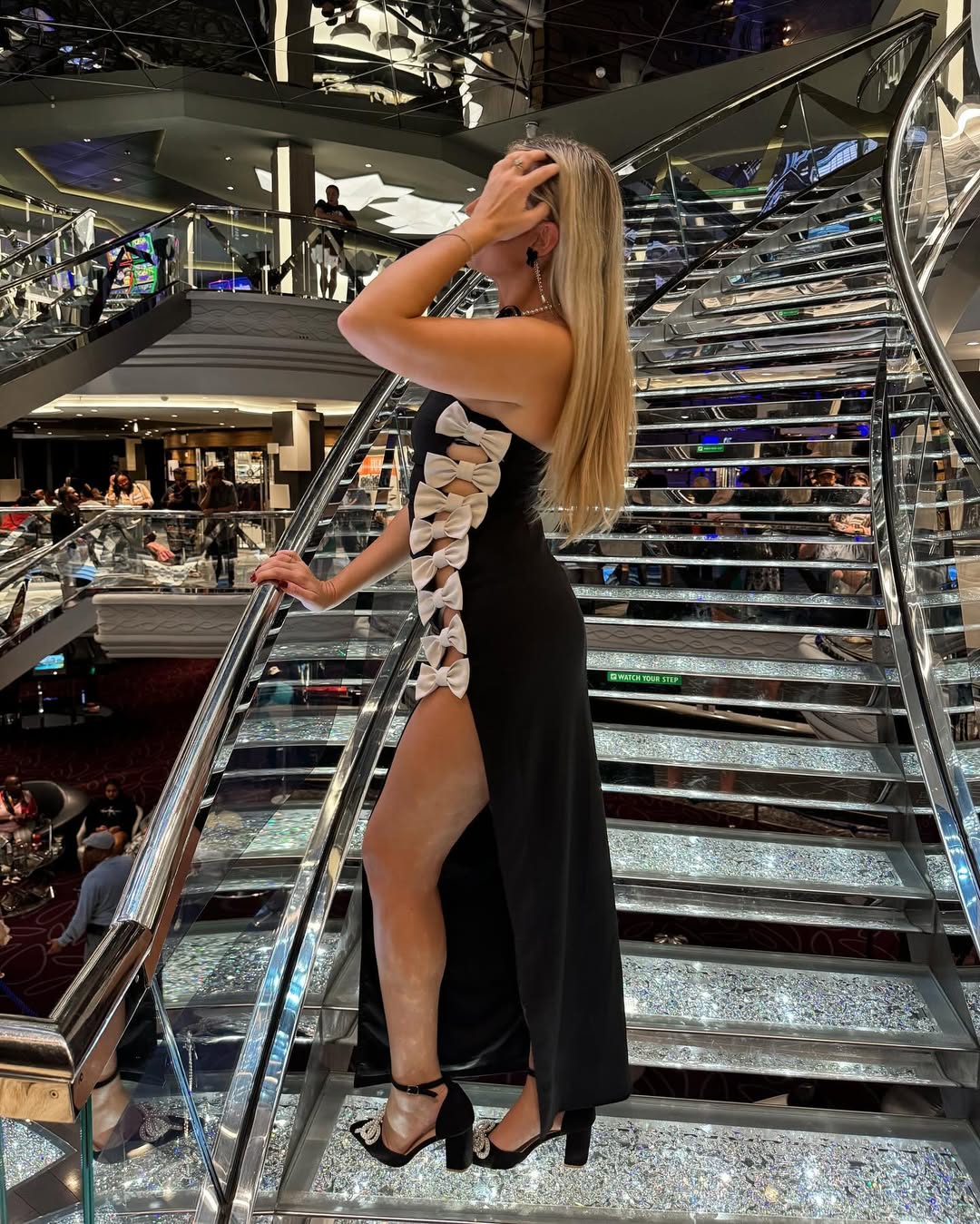 Black bow-detail evening gown