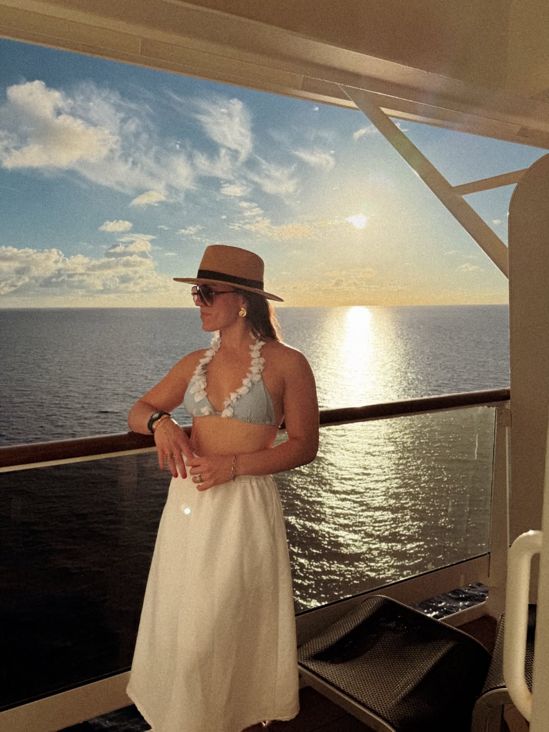 Wide-brimmed hats look so awesome for a cruise