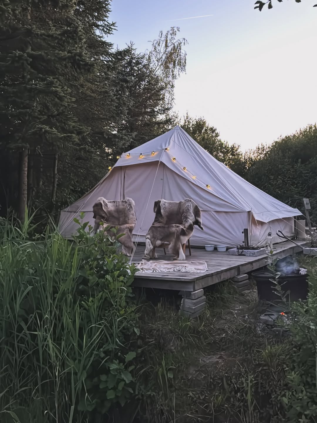 Lounge corner changes everything for a glamping setup