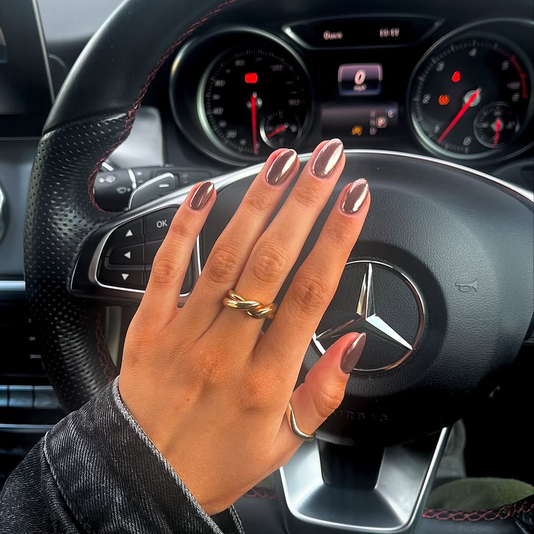 Image credit: instagram@mollysgelbar