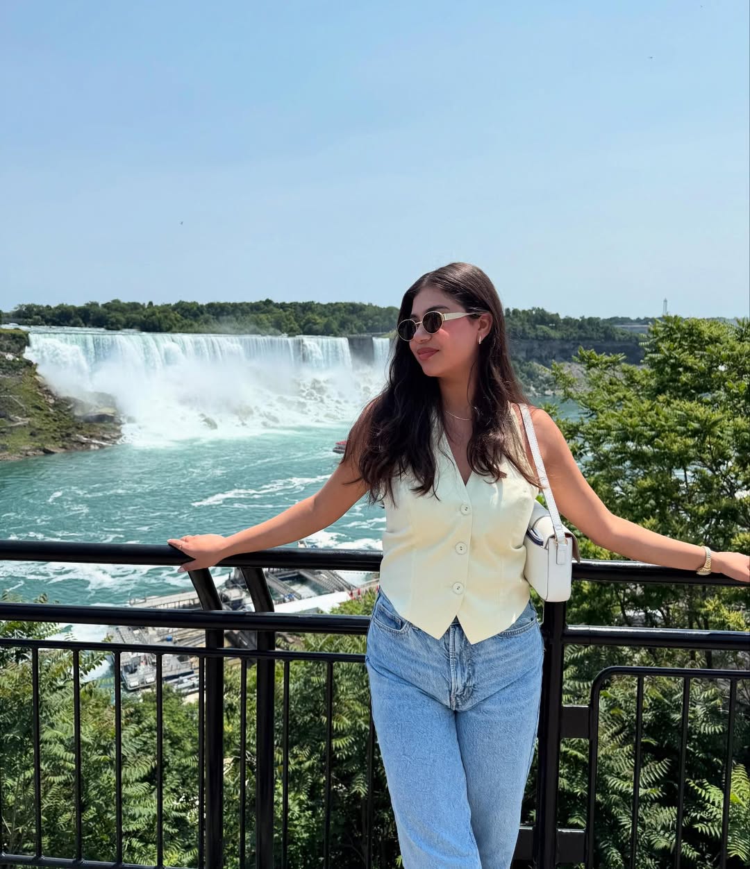 Image credit: instagram@leslyro21