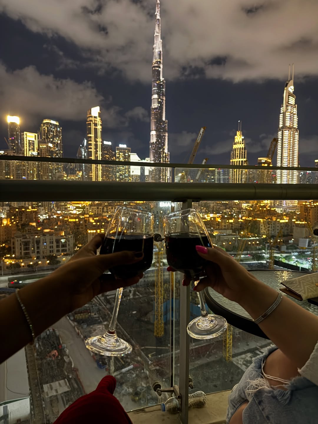 Downtown Dubai. Image source: Instagram@nidhss_