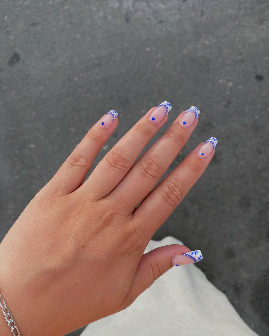 Image source: Instagram@charsflaming.nailstudio