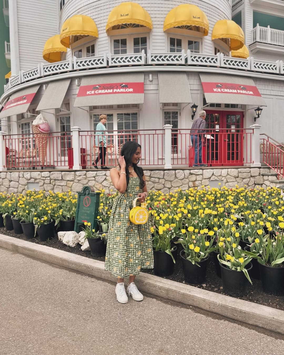 Image source: Instagram@dharshini.santosh