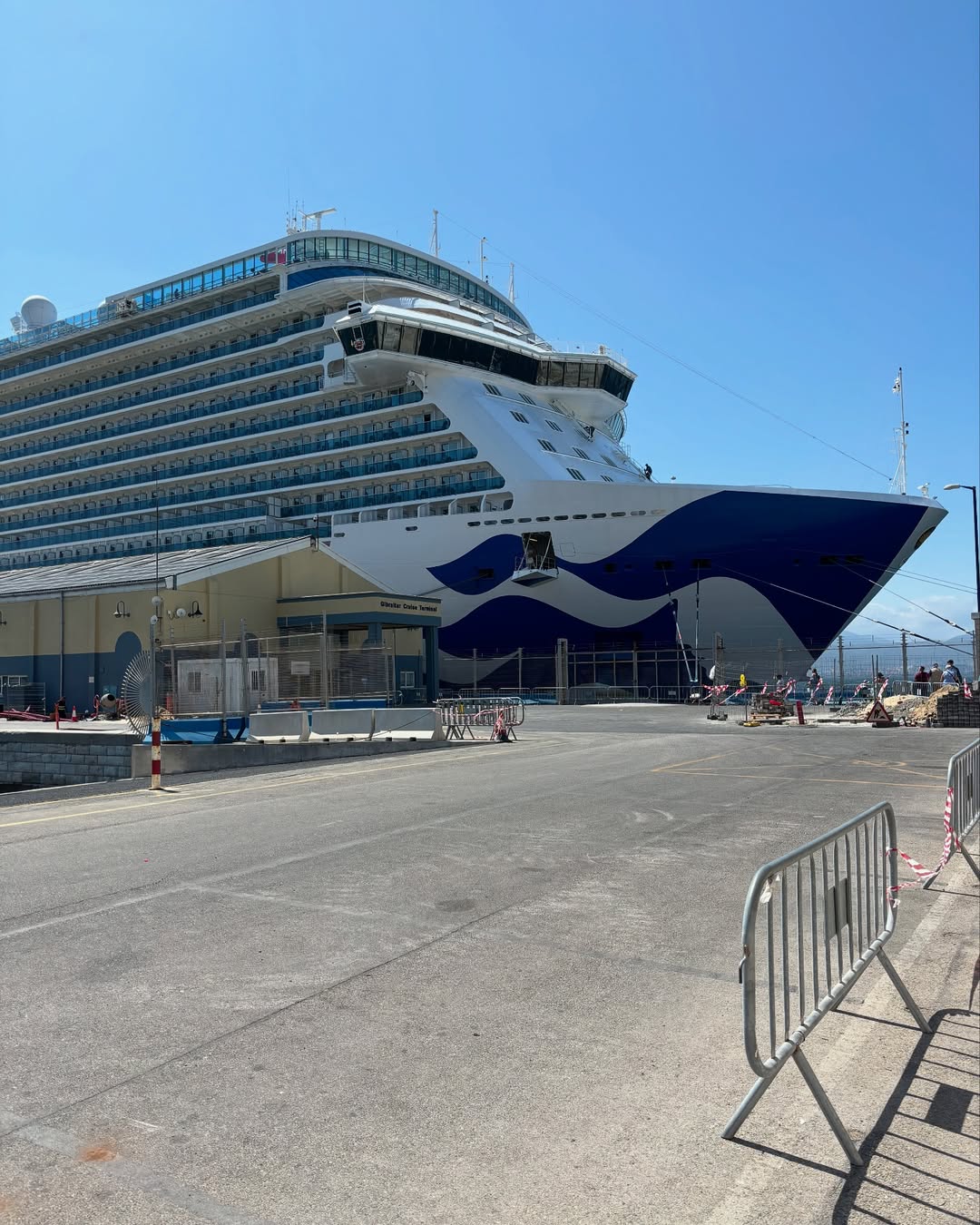 Image source: Instagram@cruise_around_the_world